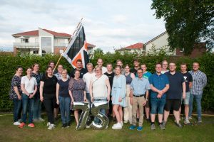 Die Kolpingjugend lud zur Festmesse und anschließenden Feier in „Pastors Garten“ hinter der Pfarrei in Wallenhorst ein. Foto: Kolpingjugend Wallenhorst