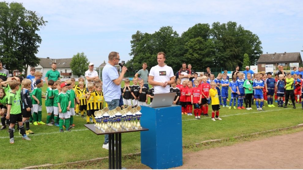 Die Siegerehrung beim Staibrahl-Cup in Hollage am Benkenbusch. Foto: Karl-Heinz Rickelmann / Henry Pott