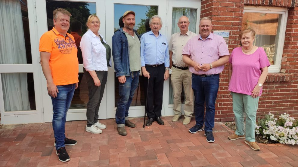 CDU Landtagskandidat Markus Kleinkauertz (zweiter von rechts) auf dem CSA Hof Pente mit Vertretern der CDU Wallenhorst. Foto: CDU Wallenhorst