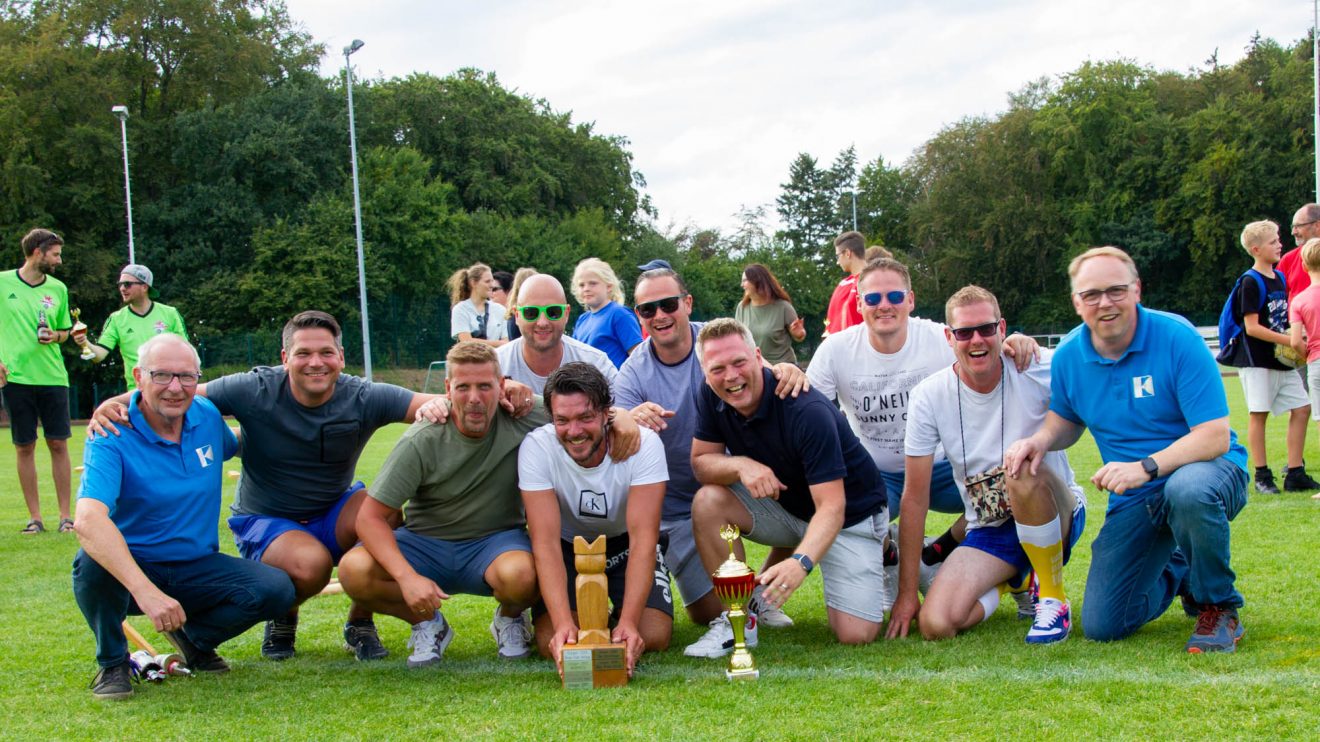 Das Siegerteam, der „Jim Beam Club“, mit Christian Speer (links) und Heiner Placke (rechts). Foto: André Thöle