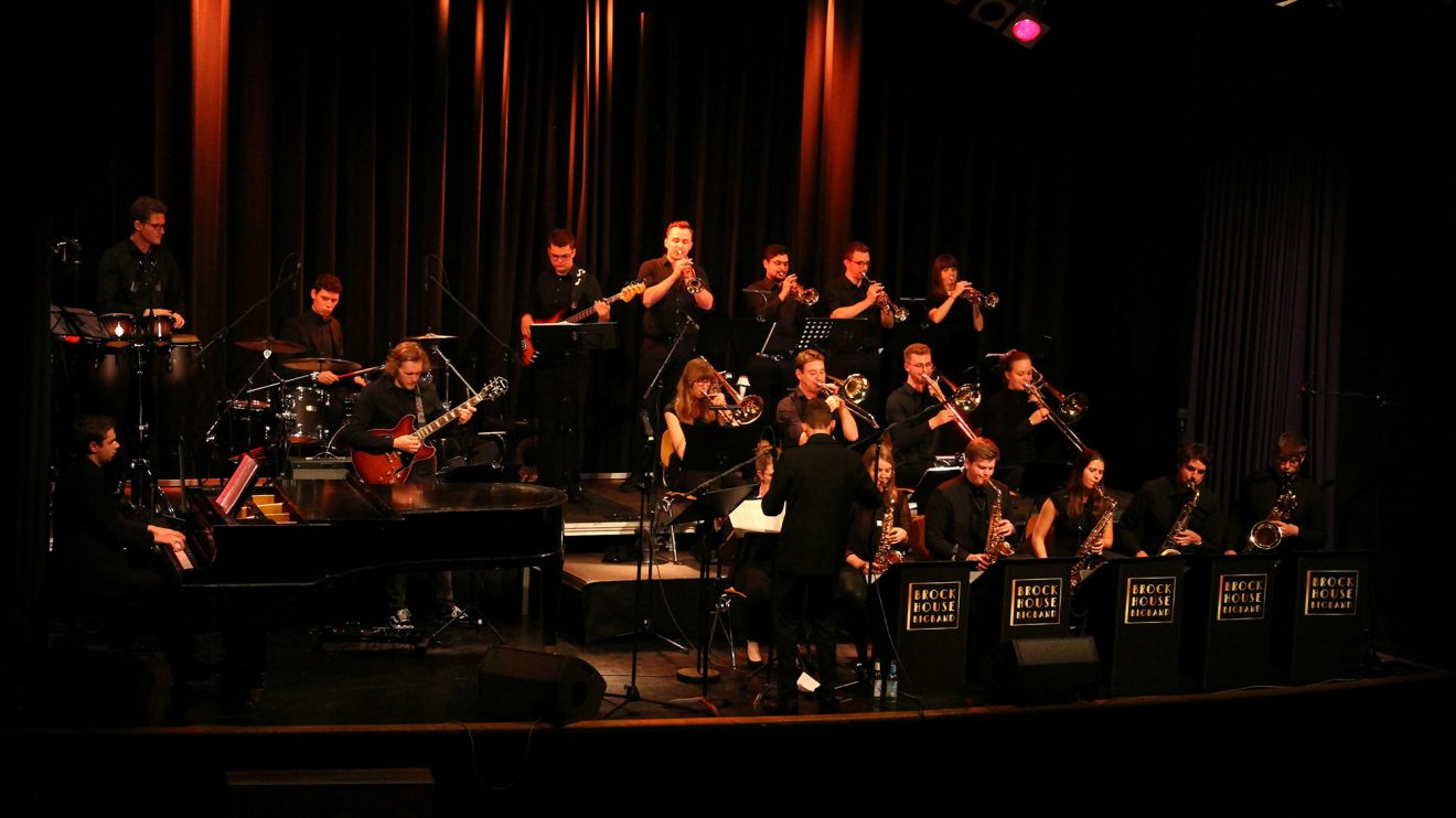 Die „Hausband“ der Wallenhorster Ehrenamtsgala: die Brockhouse Big Band. Foto: Mirko Kandolf