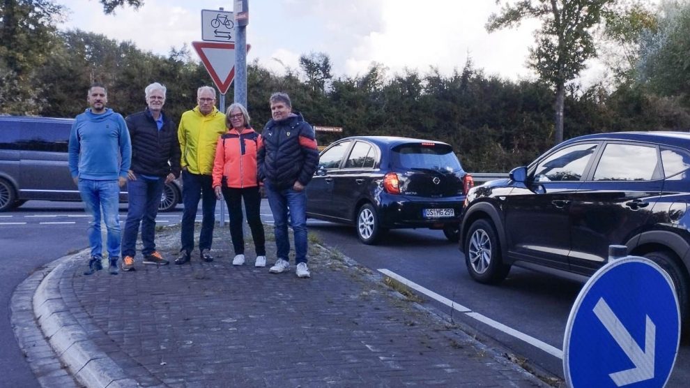 Die CDW möchte an dieser Kreuzung L109/Klosterstraße oder an der Kreuzung L109/ Unländer Damm einen Kreisverkehr. V.l.n.r.: Marc Vennemann, Thorsten Peters, Manfred Gretzmann, Marion Müssen und André Schwegmann. Foto: CDW Wallenhorst