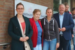 Sara Tausch, Marlies Robben, Franziska Baar (Leiterin St. Marien), Markus Kleinkauertz, Britta Bobeth (Leitung St. Johannes Kindergarten), Tanja Trennhaus (stellv. Leitung). Foto: CDU Wallenhorst