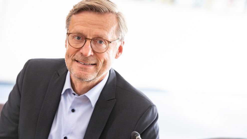 Bürgermeister Otto Steinkamp lädt alle Bürgerinnen und Bürger herzlich ein, ihre Anliegen in den Bürgerforen mit ihm zu diskutieren. Foto: CLEAN Fotostudio