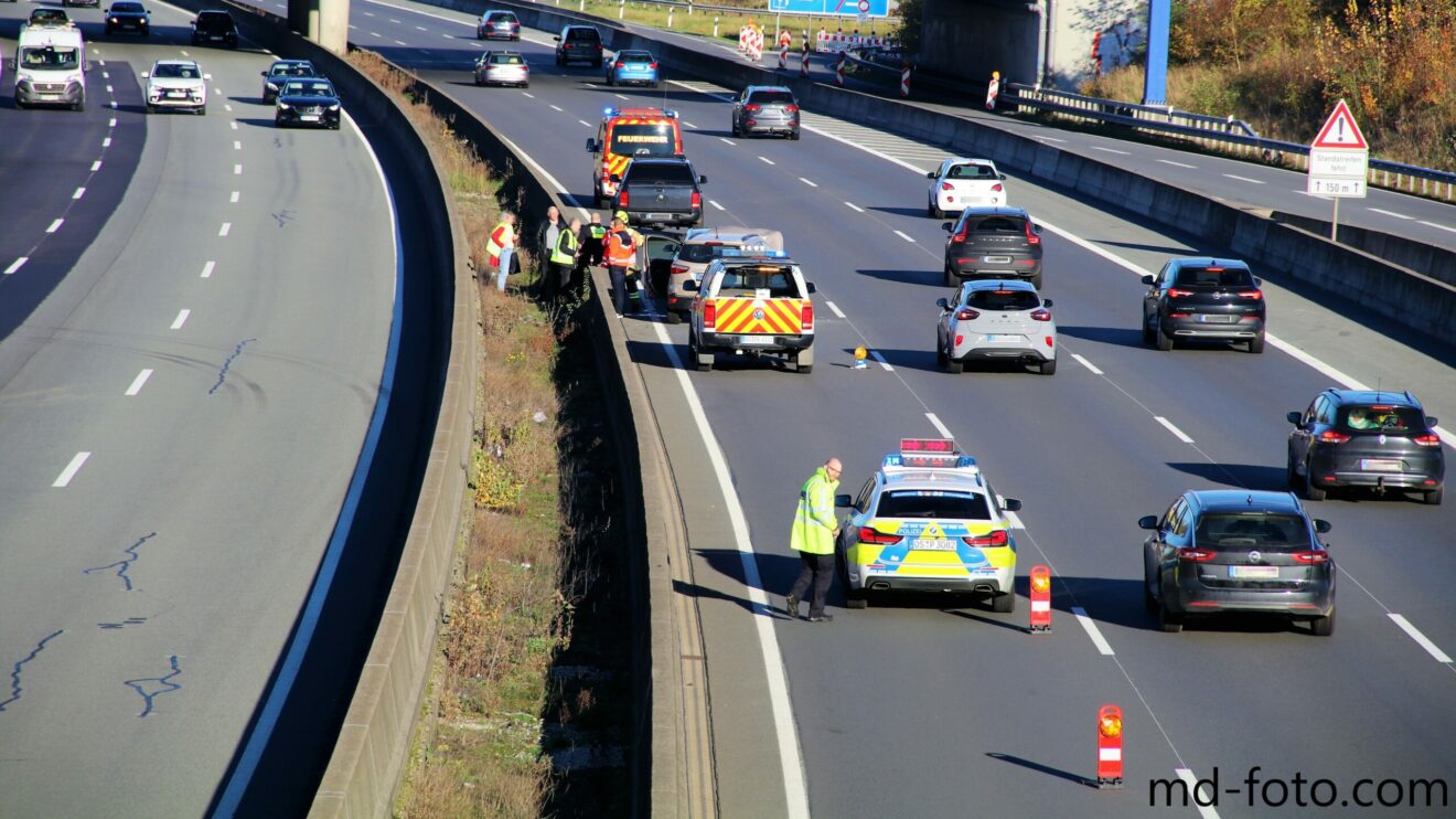 Auf der A1 kam es am Sonntag rund um Wallenhorst zu mehreren Verkehrsunfällen und Pkw-Bränden. Foto: Marc Dallmöller / md-foto.com