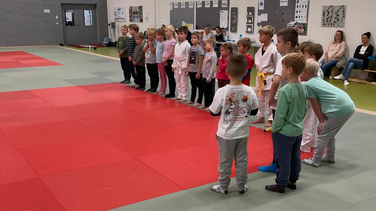 Eindrücke der ersten Trainingsstunden. Foto: Blau-Weiss Hollage