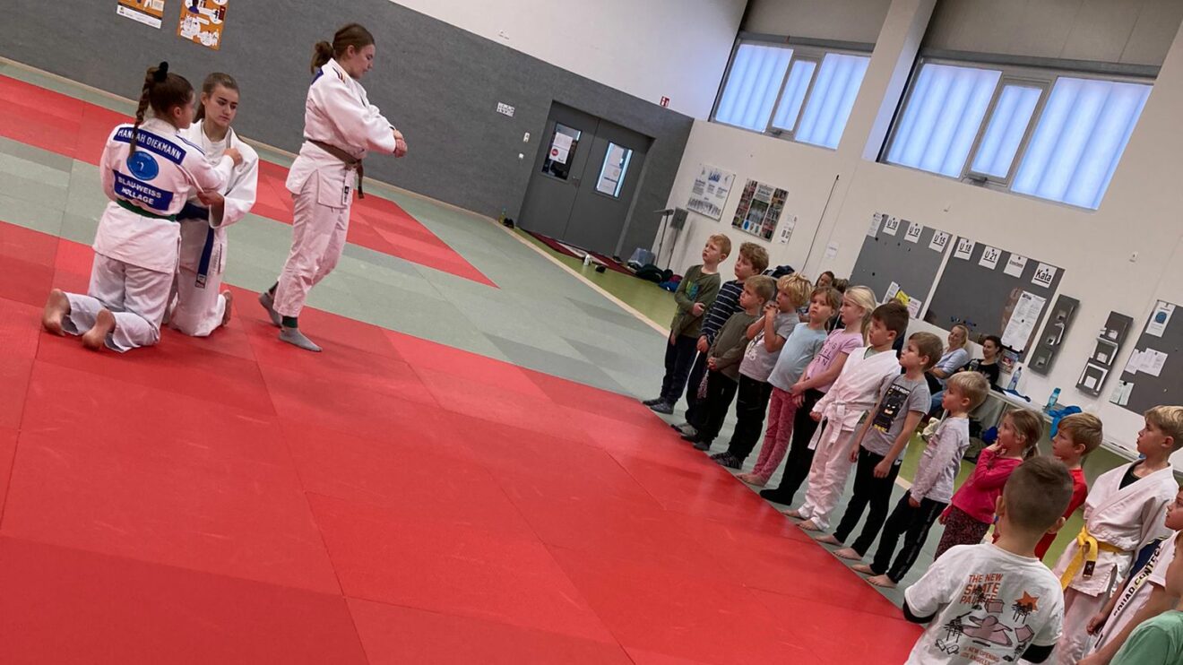 Eindrücke der ersten Trainingsstunden. Foto: Blau-Weiss Hollage