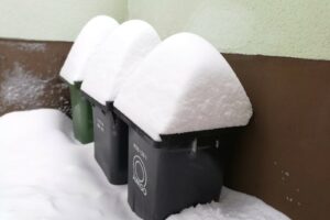 Winterliches Wetter kann insbesondere für die Entsorgung der Bioabfälle zur Herausforderung werden. Foto: R. Korte/AWIGO.