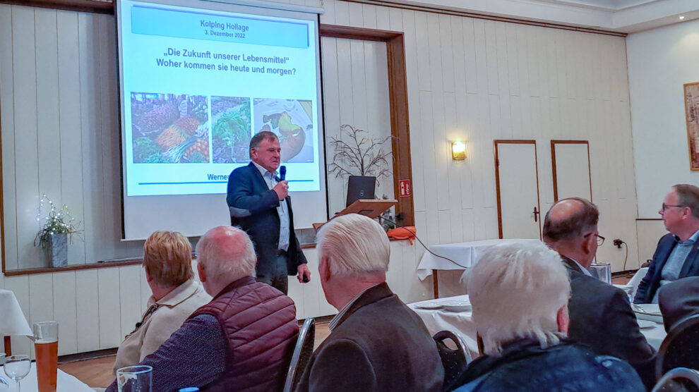 Werner Wahmhoff spricht beim Kolping-Gedenktag über die Lebensmittelproduktion. Foto: André Thöle