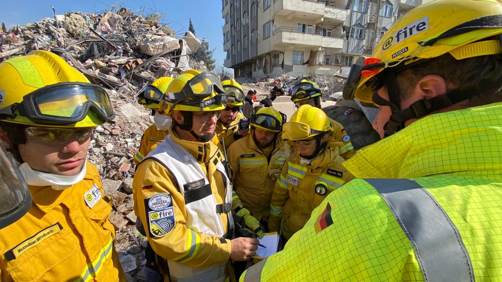 Das Team von @fire - Internationaler Katastrophenschutz Deutschland e. V. im Einsatz in der Türkei nach dem schweren Erdbeben. Foto: @fire