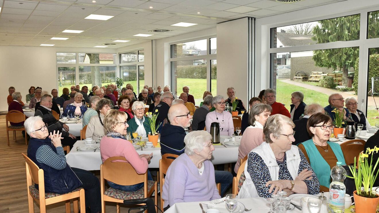 Volles Haus beim 60plus-Frühstück der Kolpingsfamilie Hollage. Foto: Kurt Flegel / Kolpingsfamilie Hollage