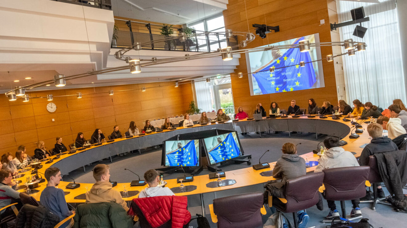 Empfang der Schülerinnen und Schüler aus Orchies und Wallenhorst im Ratssaal. Foto: André Thöle