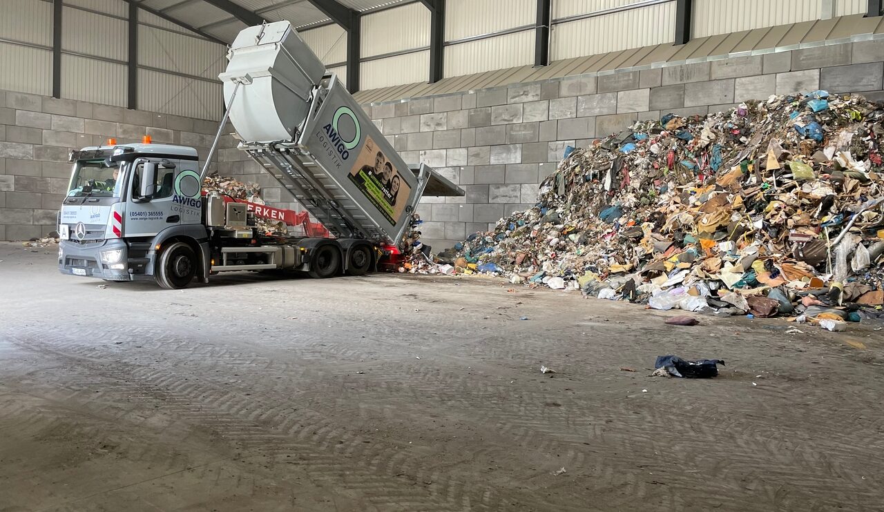 Eindrücke zum neu eingerichteten Umschlag für die Restabfälle aus dem Landkreis Osnab-rück am AWIGO-Standort in Wallenhorst. Foto: D. Pommer/AWIGO