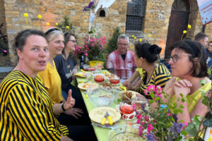 Eindrücke vom 6. Wallenhorster Bürgerdinner in Hollage. Foto: Wir für Wallenhorst e.V.