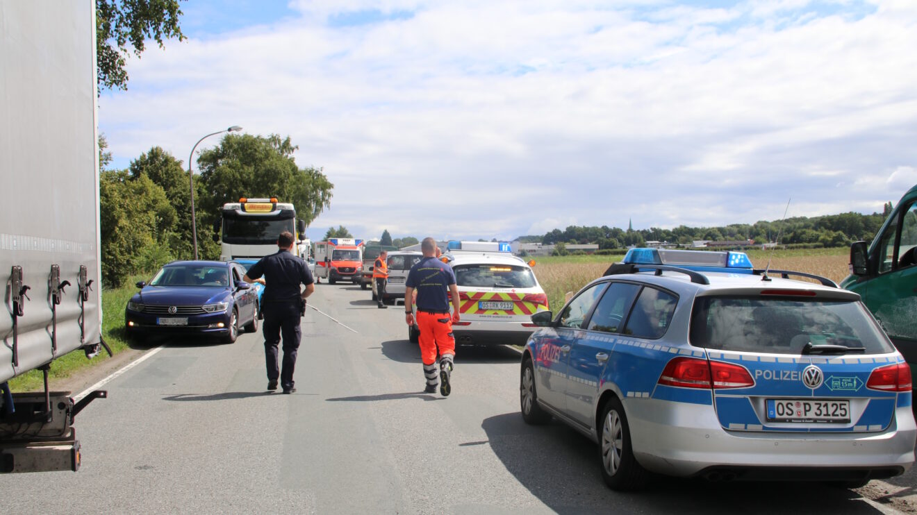 Auf der Hansastraße in Wallenhorst touchierten Freitagmittag ein Transporter und ein Lkw miteinander. Foto: Marc Dallmöller / md-foto.com