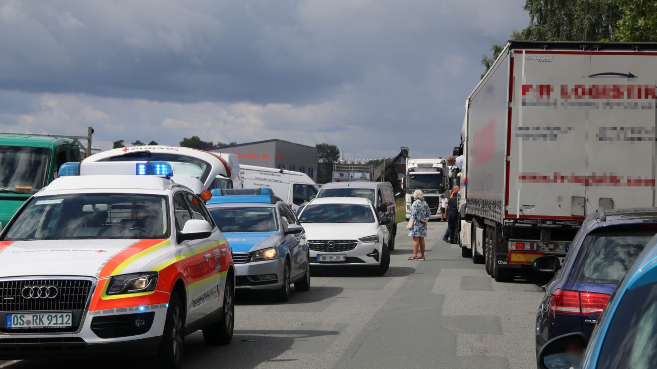 Auf der Hansastraße in Wallenhorst touchierten Freitagmittag ein Transporter und ein Lkw miteinander. Foto: Marc Dallmöller / md-foto.com