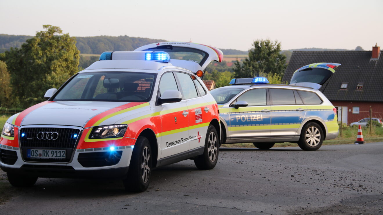 Die Großübung von DRK Wallenhorst, Feuerwehr Rulle und Polizei am Montagabend in Rulle. Foto: Marc Dallmöller / md-foto.com