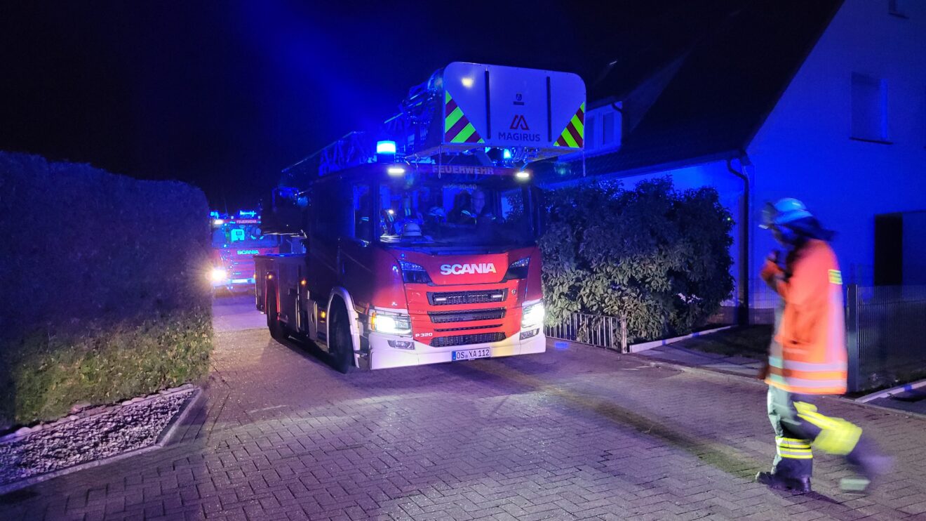 Die Feuerwehr Wallenhorst im Einsatz an der Marienstraße. Foto: Marc Dallmöller / md-foto.com