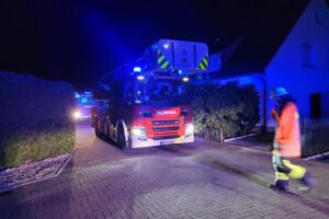 Die Feuerwehr Wallenhorst im Einsatz an der Marienstraße. Foto: Marc Dallmöller / md-foto.com