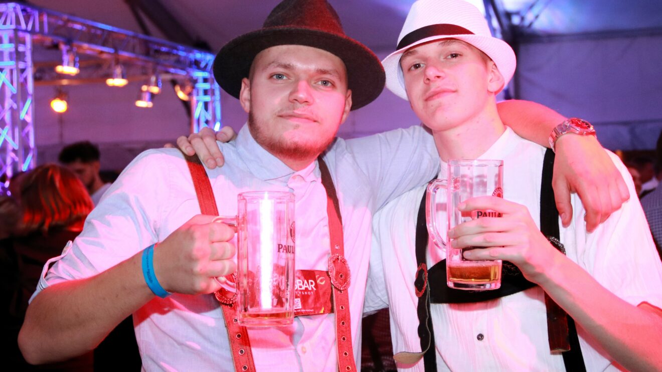 Beste Stimmung beim Hollager Oktoberfest 2023. Foto: Marc Dallmöller / md-foto.com