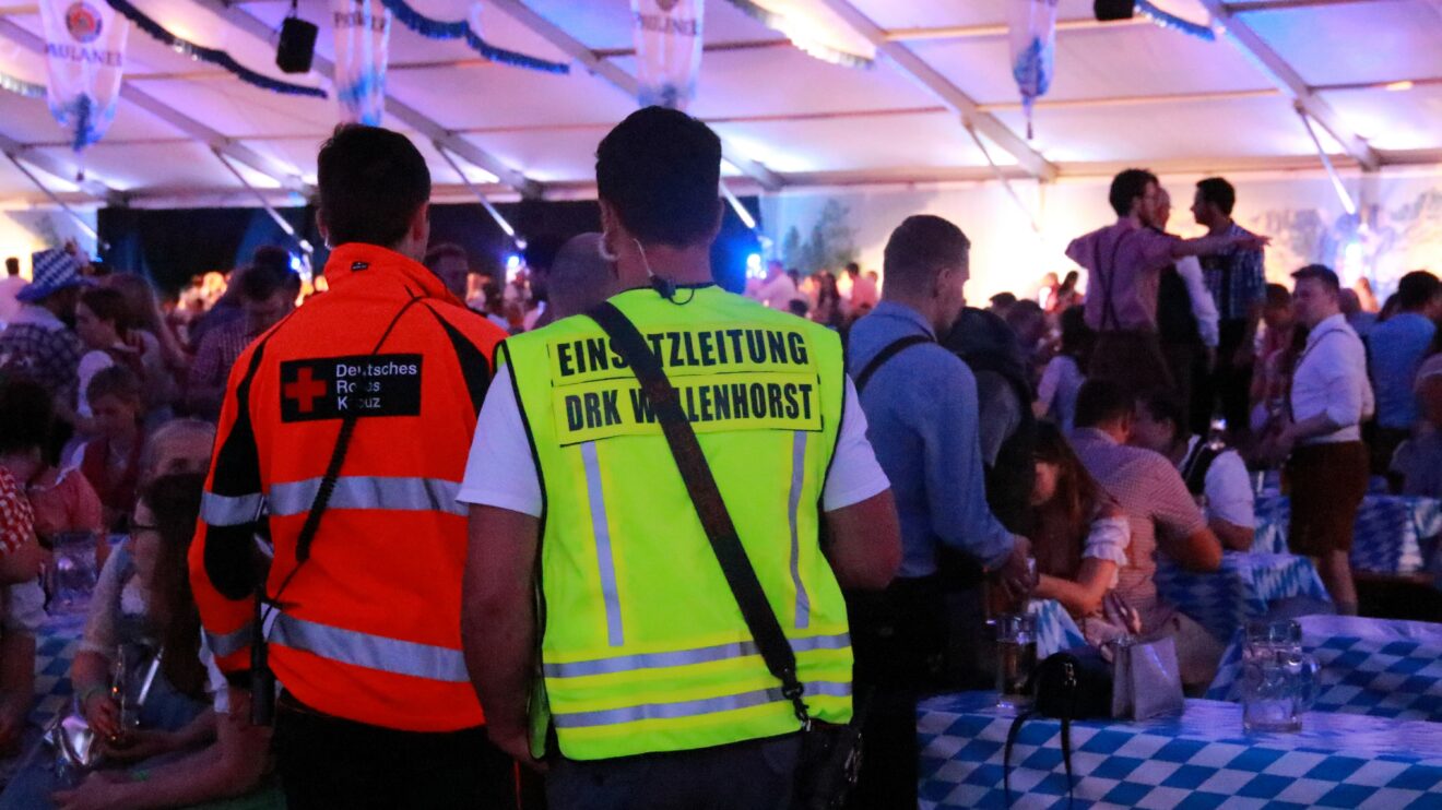 Beste Stimmung beim Hollager Oktoberfest 2023. Foto: Marc Dallmöller / md-foto.com