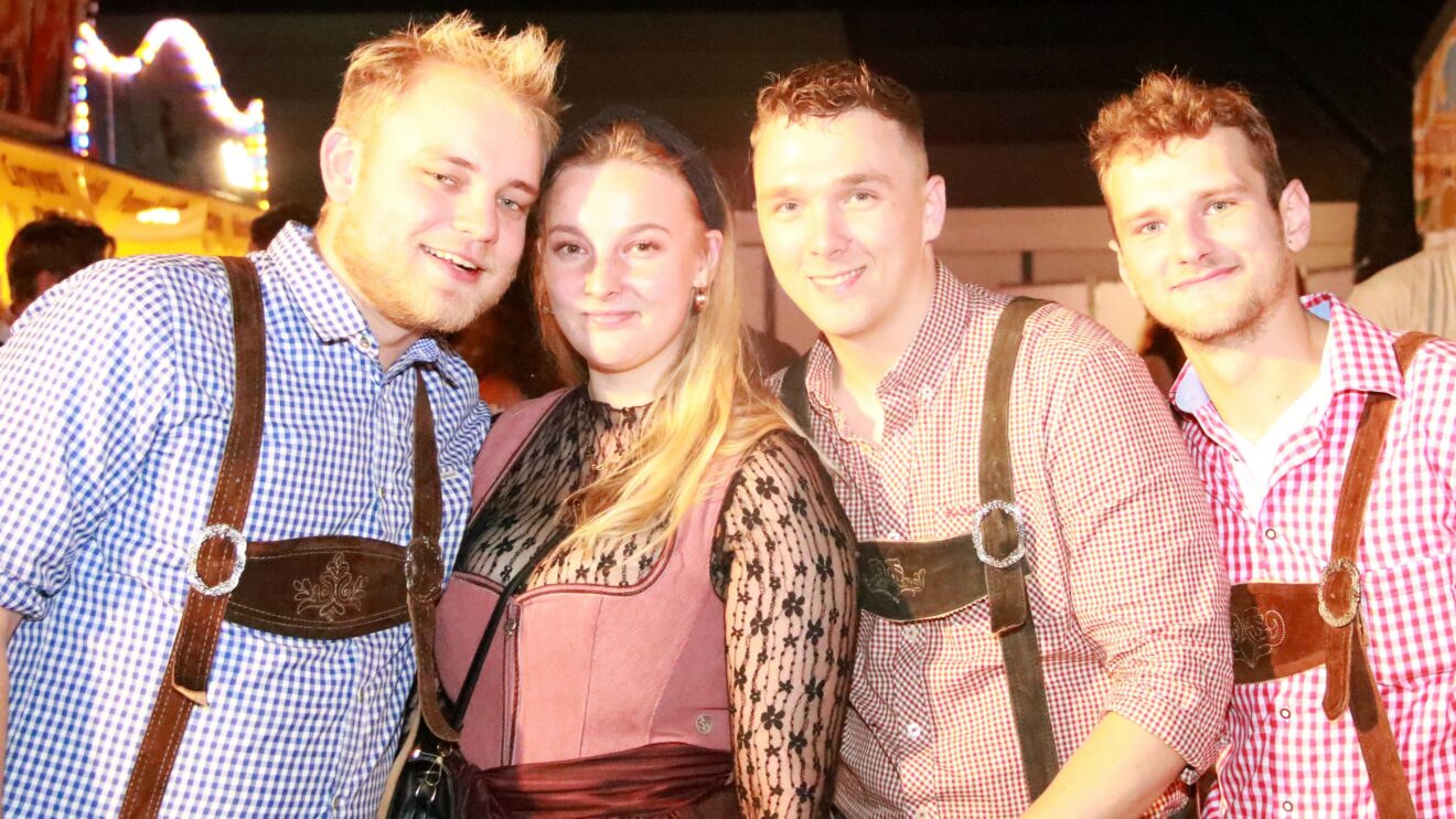 Beste Stimmung beim Hollager Oktoberfest 2023. Foto: Marc Dallmöller / md-foto.com