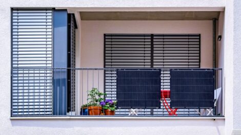OSNATECH hilft gerne bei der Antragstellung und berät rund um Photovoltaik. Foto: OSNATECH