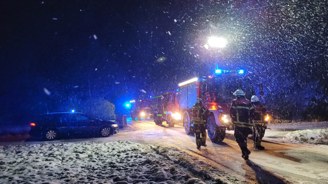 Schwerer Verkehrsunfall in Wallenhorst in der Nassen Heide am Montagabend. Foto: Marc Dallmöller / md-foto.com