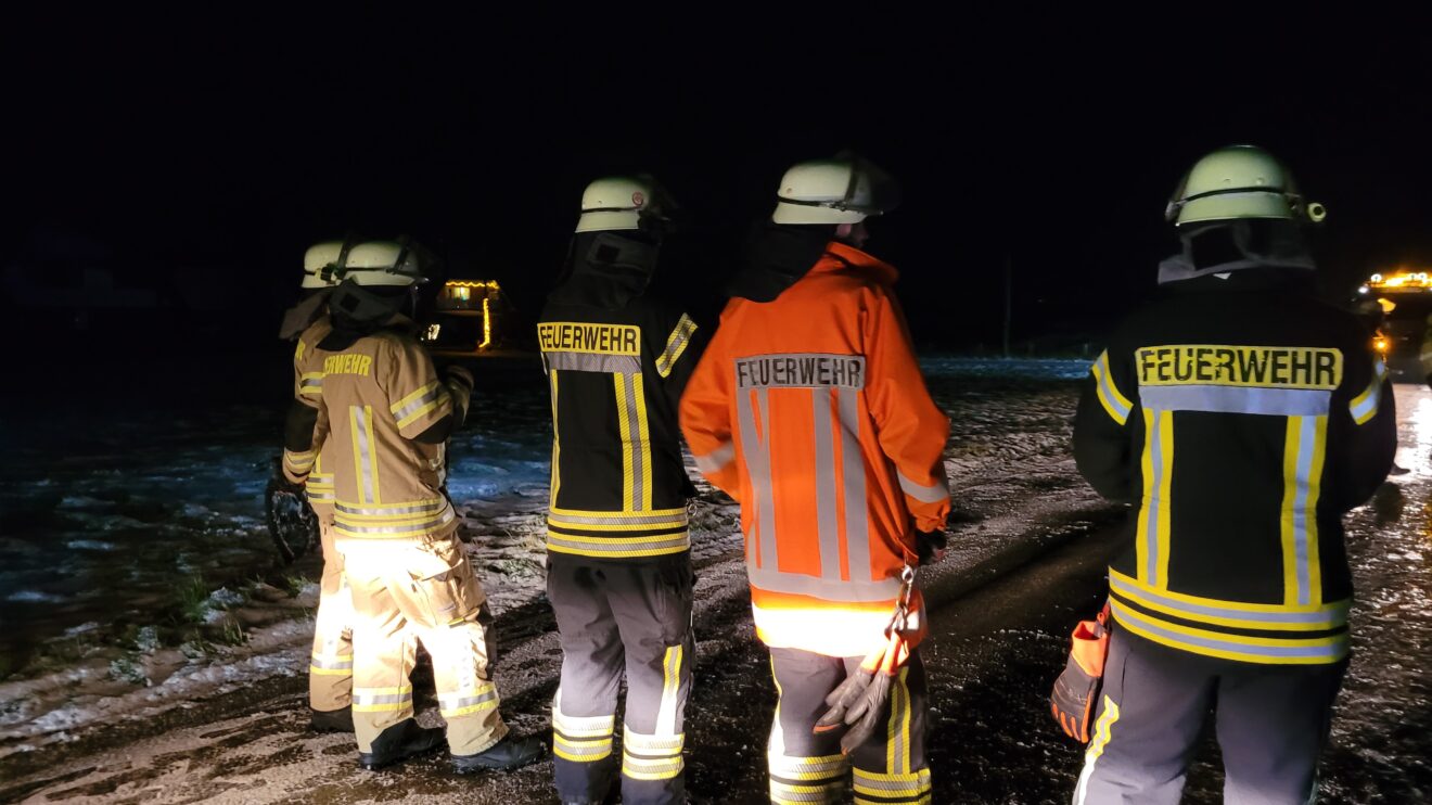 Schwerer Verkehrsunfall in Wallenhorst in der Nassen Heide am Montagabend. Foto: Marc Dallmöller / md-foto.com