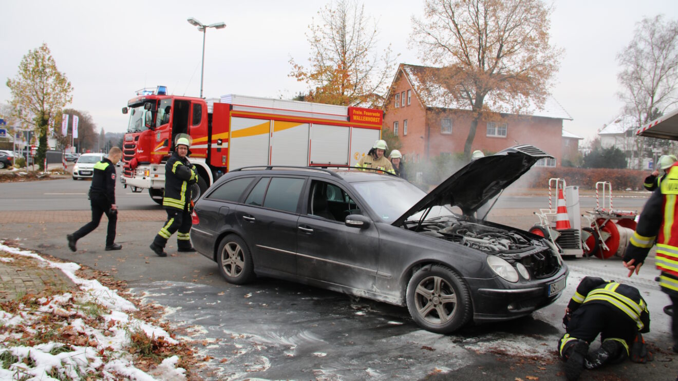 Die Freiwillige Feuerwehr Wallenhorst wurde zu einem Pkw-Brand nach Lechtingen alarmiert. Foto: Marc Dallmöller / md-foto.com