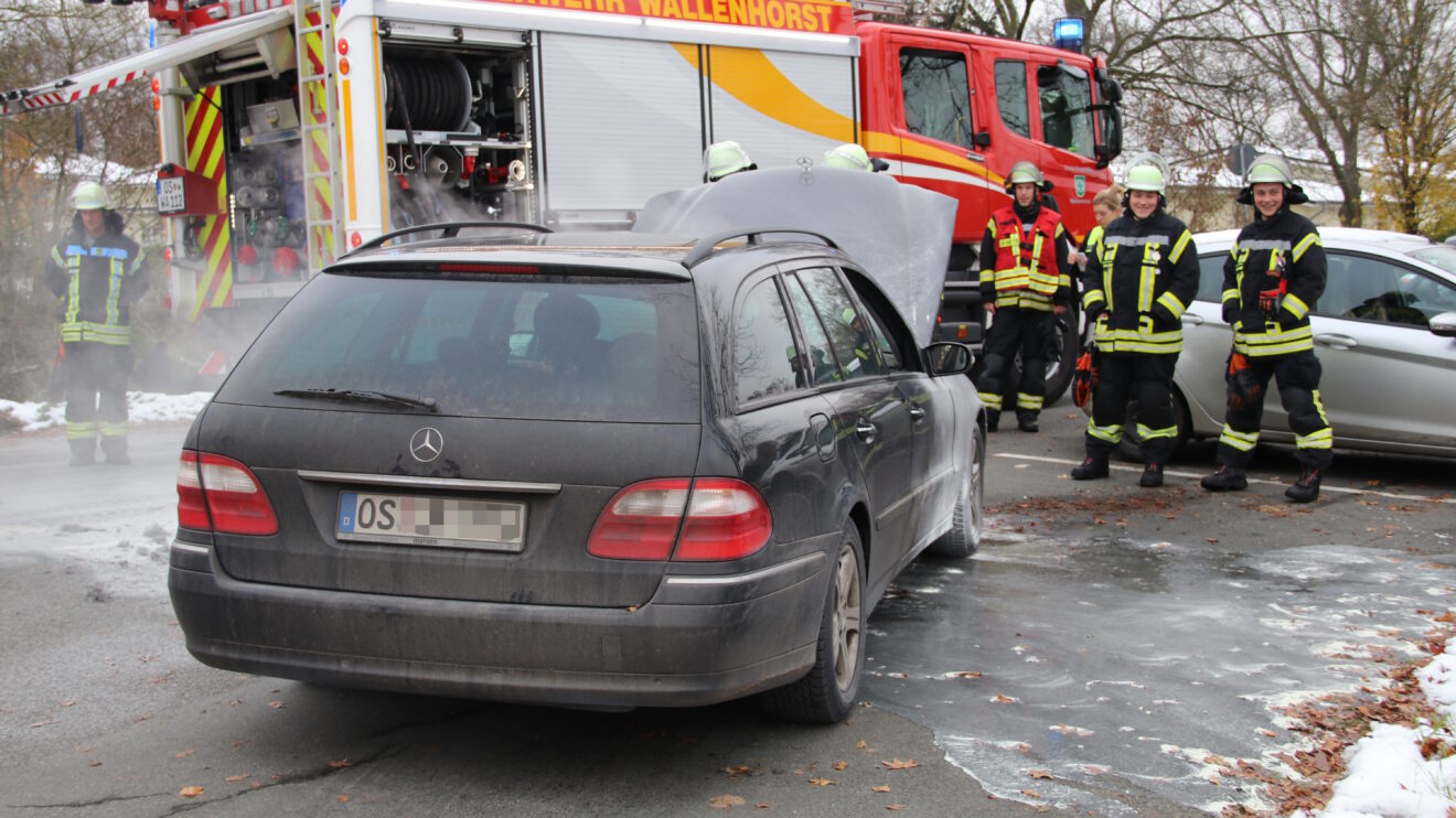 Die Freiwillige Feuerwehr Wallenhorst wurde zu einem Pkw-Brand nach Lechtingen alarmiert. Foto: Marc Dallmöller / md-foto.com