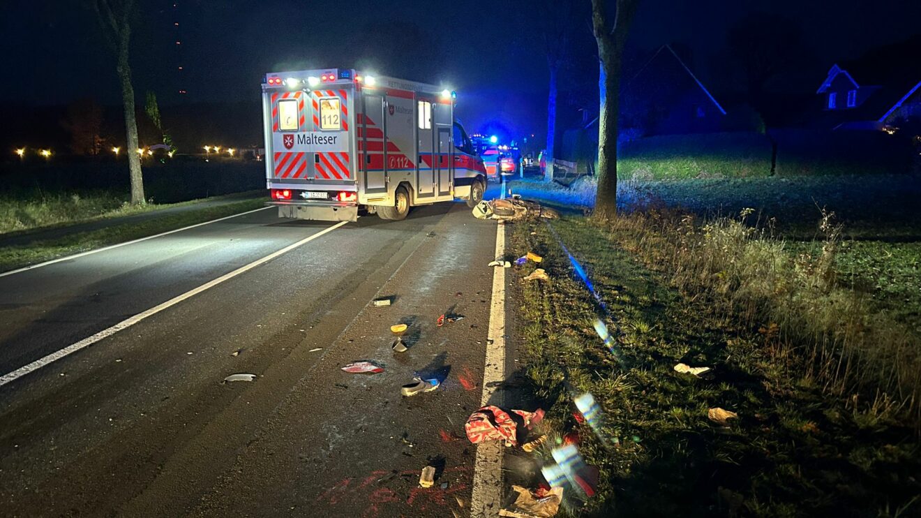 Am Donnerstagnachmittag ereignete sich ein schwerer Verkehrsunfall auf der Engter Straße in Wallenhorst. Foto: Marc Dallmöller / md-foto.com