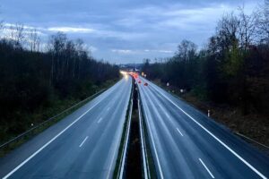 Freie Fahrt auf der B 68 zwischen Wallenhorst und Osnabrück. Foto: NLStBV