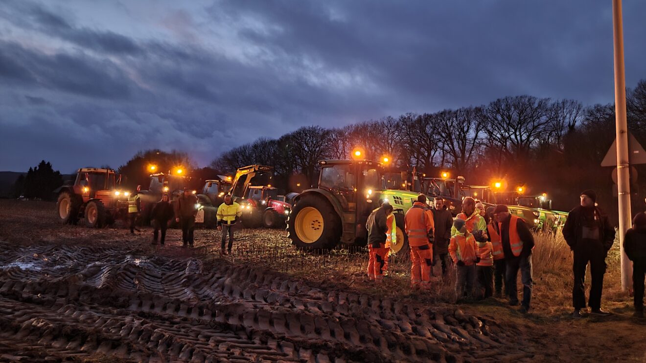 Lichterfahrt der Landwirte durch Wallenhorst. Foto: Marc Dallmöller / md-foto.com