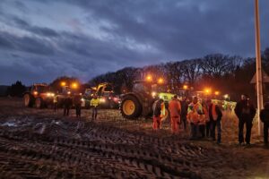 Lichterfahrt der Landwirte durch Wallenhorst. Foto: Marc Dallmöller / md-foto.com