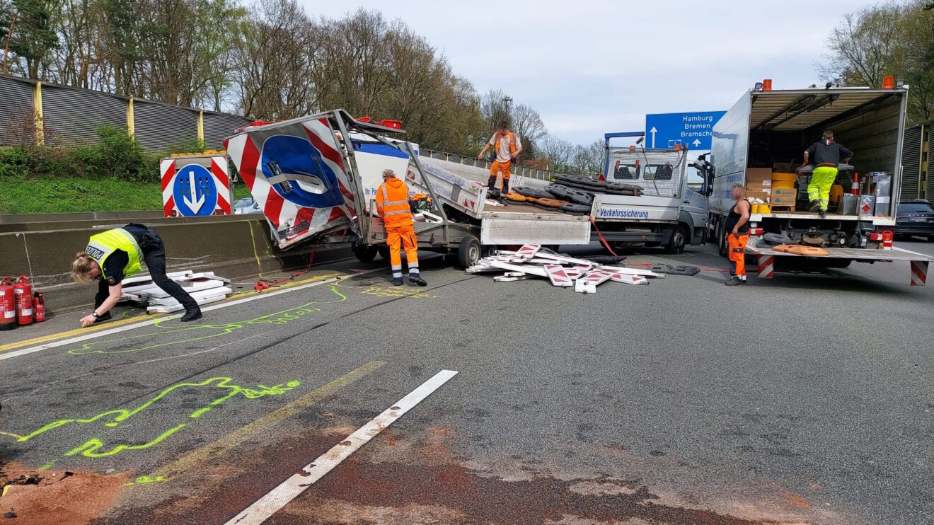 Schwerer Verkehrsunfall auf der A1 am Samstagnachmittag bei Wallenhorst. Fotos: D. Poggemann / M. Dallmöller