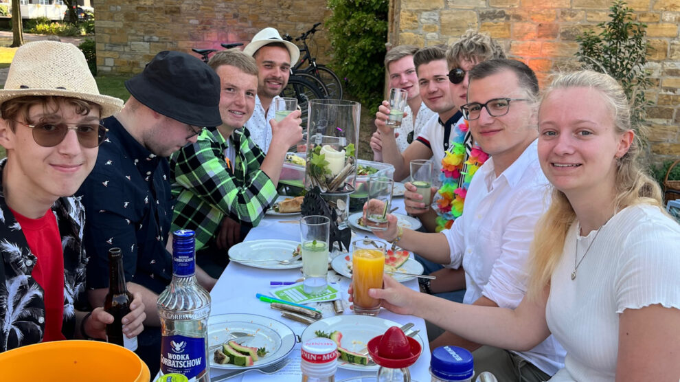 Tolle Stimmung beim Bürgerdinner 2023 in Hollage. Foto: Wir für Wallenhorst