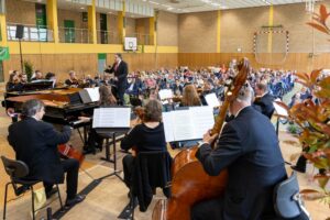 Das Osnabrücker Symphonieorchester spielt den „Karneval der Tiere“ in der Wittekindhalle. Foto: André Thöle / Gemeinde Wallenhorst