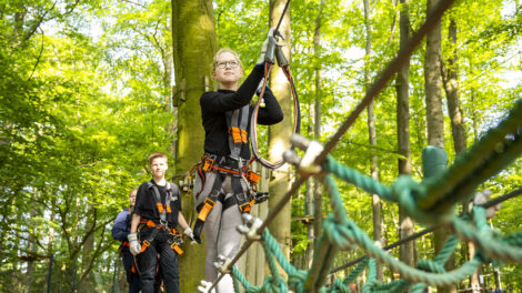 Spaß und Aktion im Kletterwald gehört zu den Angeboten des Ferienspaßprogramms. Foto: Kletterwald Ibbenbüren