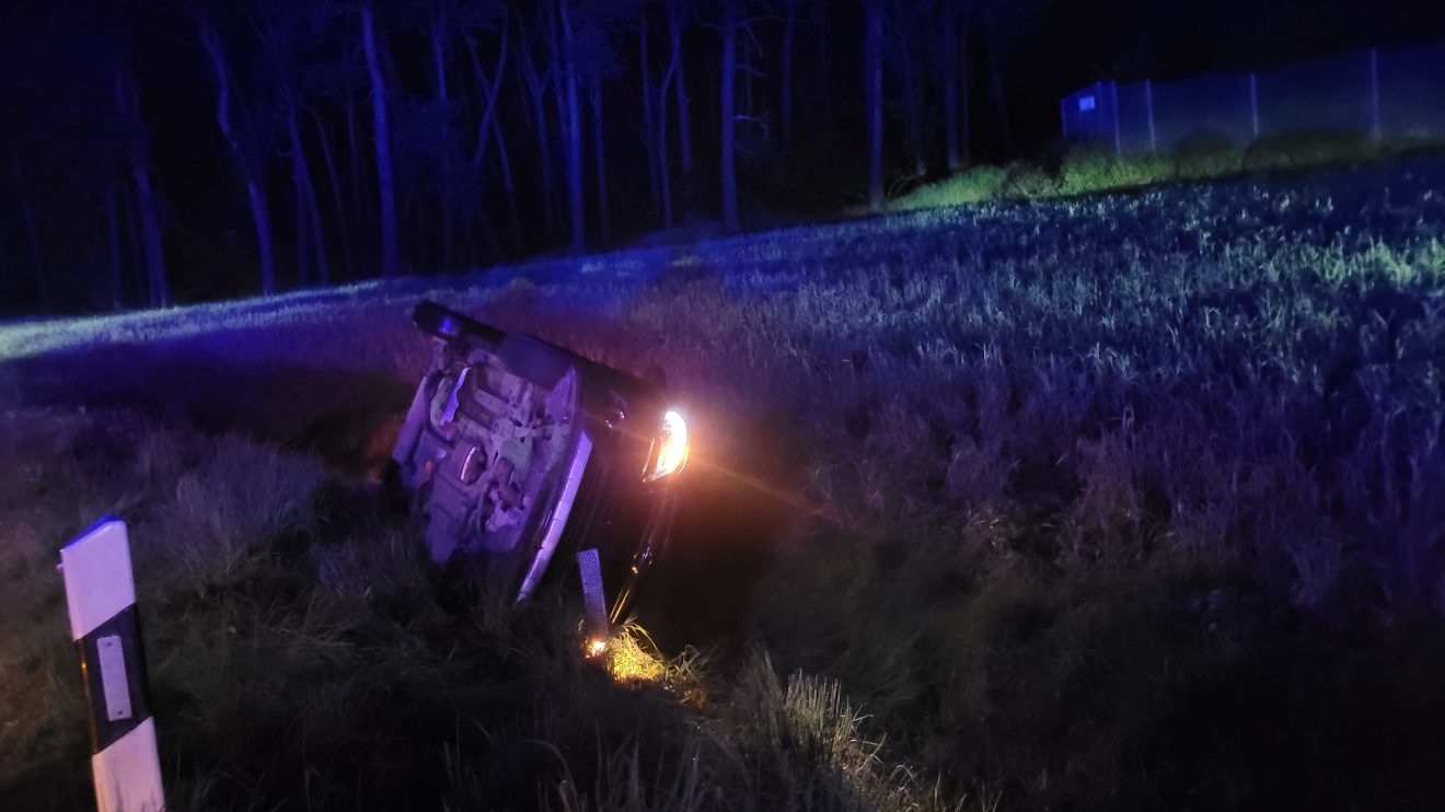 Ein schwerer Verkehrsunfall am Hörnschen Knapp ereignte sich in der Nach zu Montag in Wallenhorst. Foto: Marc Dallmöller / md-foto.com