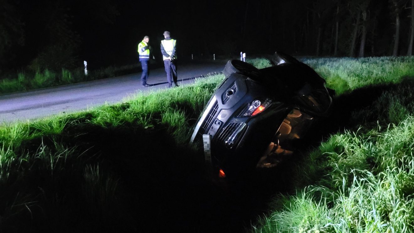 Ein schwerer Verkehrsunfall am Hörnschen Knapp ereignte sich in der Nach zu Montag in Wallenhorst. Foto: Marc Dallmöller / md-foto.com