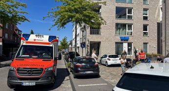 Einsatz für Polizei, Rettungsdienst und Sanitäter vor Ort an der Großen Straße in Wallenhorst am Montagmittag. Foto: K.S. / md-foto.com