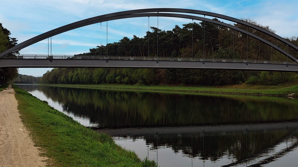 Der Stichkanal in Wallenhorst. Der Betriebsweg auf westlicher Seite soll radverkehrstauglich mit einer drei Meter breiten Asphaltdecke ausgebaut werden. Foto: Gemeinde Wallenhorst
