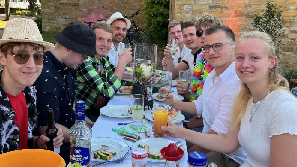 So gemütlich war es beim Wallenhorster Bürgerdinner 2023 in Hollage. Foto: Wir für Wallenhorst e.V.