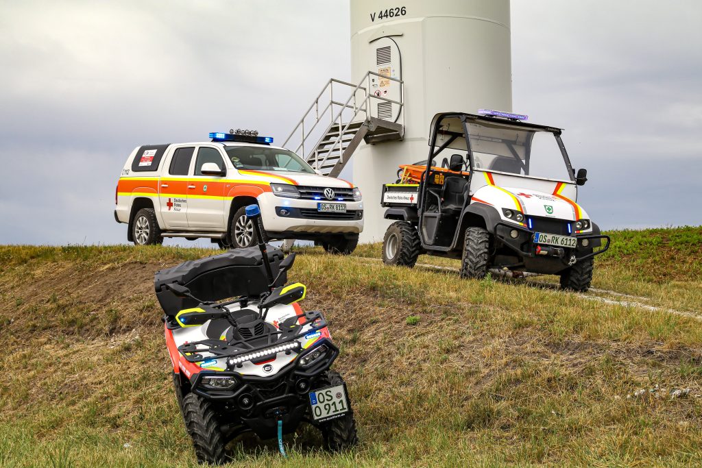 Mehrere geländefähige Einsatzfahrzeuge des DRK Wallenhorst zum Pressetermin am Piesberg. Foto: Marc Dallmöller