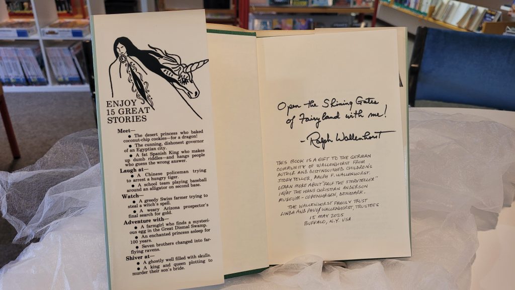 Ein Buch des US-amerikanischen Autoren Ralph F. Wallenhorst kann jetzt in der Andreas-Bücherei ausgeliehen werden. Foto: Andreasgemeinde Wallenhorst / Mirjam Hune
