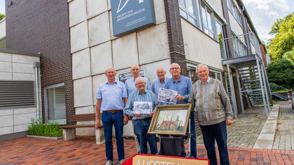 Die ehrenamtliche Archivgruppe lädt am Pfarrfest-Sonntag zur Kunstausstellung ein. Foto: Gemeinde Wallenhorst