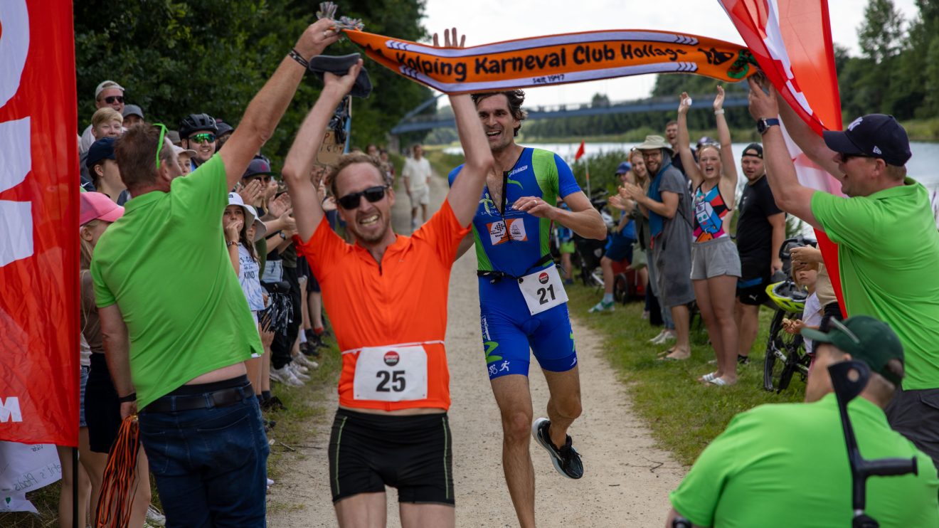 Fotofinish: Markus Keeve gewinnt mit hauchdünnem Vorsprung vor Folkert Schultz.