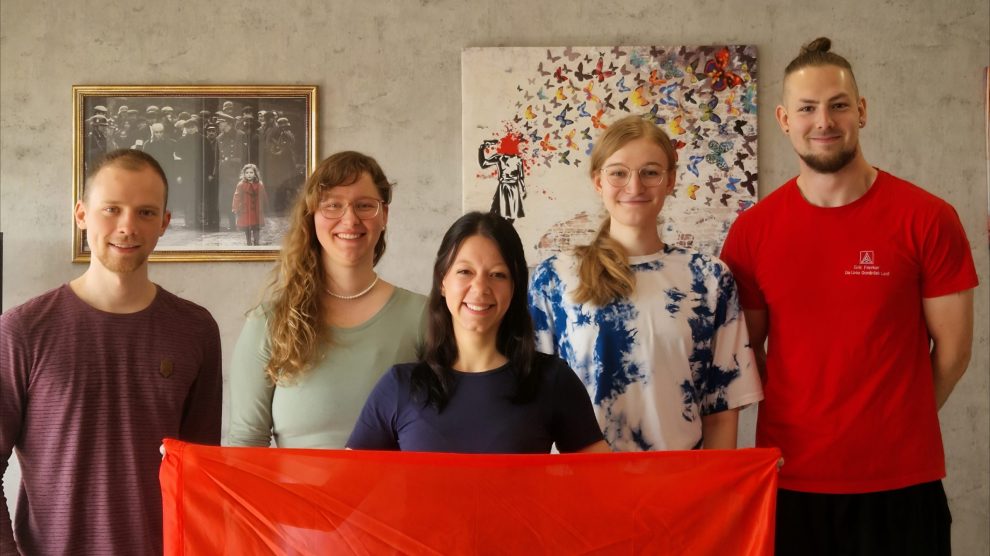 Philipp Laabs, Fabienne Schröder, Lisa Böge, Lilith Lenze und Erik Frerker gründen die Linke Ortsgruppe Wallenhorst. Foto: Die Linke Wallenhorst