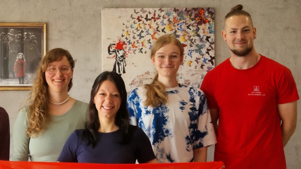 Fabienne Schröder, Lisa Böge, Lilith Lenze und Erik Frerker gründen die Linke Ortsgruppe Wallenhorst. Foto: Die Linke Wallenhorst